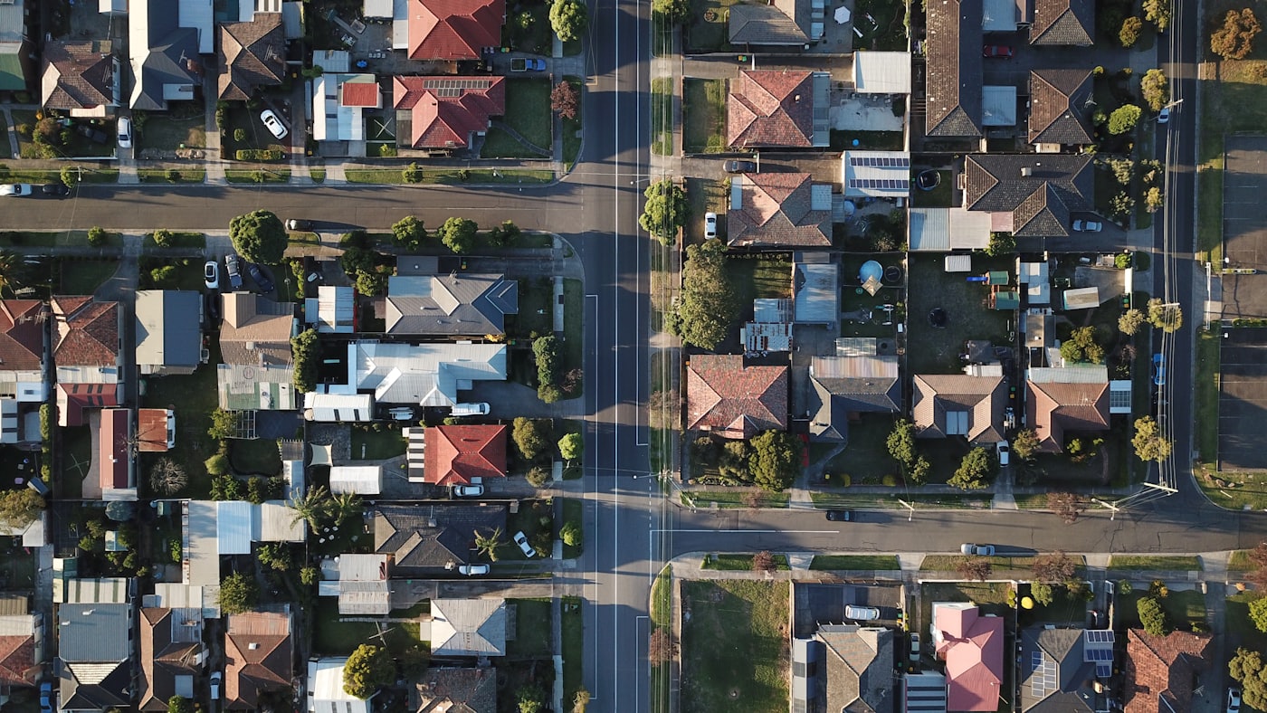Aerial context of the land
